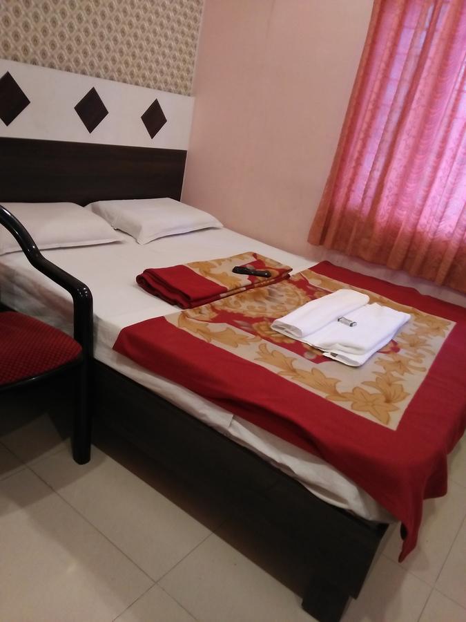 Hotel Sangeeth Lodging Mysore Exteriör bild