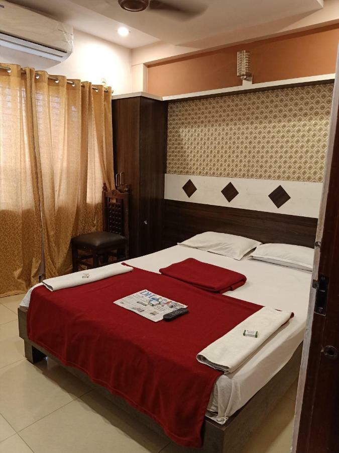 Hotel Sangeeth Lodging Mysore Exteriör bild